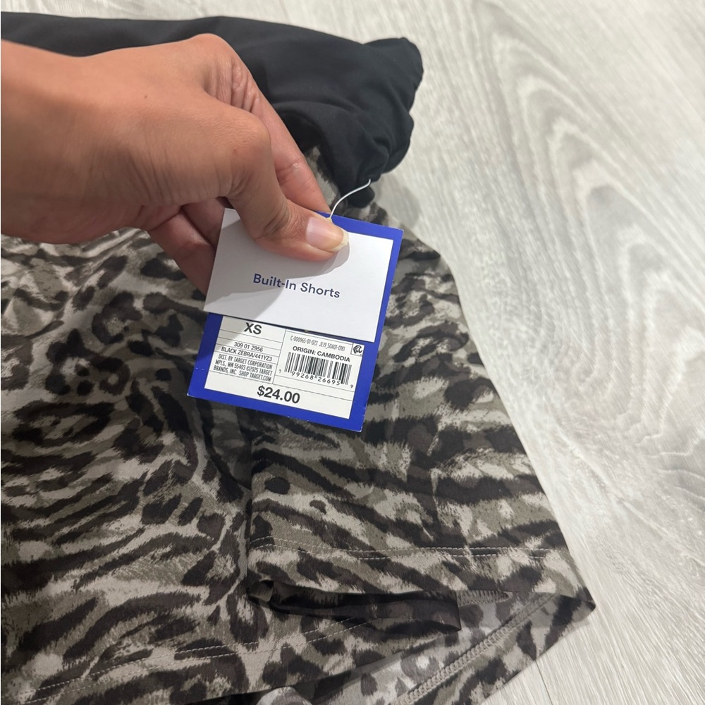 Women's Mid-Rise Foldover Waistband Woven Shorts 2" - JoyLab Animal Print XS - Picture 6 of 9